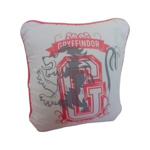 Primark Warner Bros.‎ Harry Potter Gryffindor Crest Lion Square Cushion